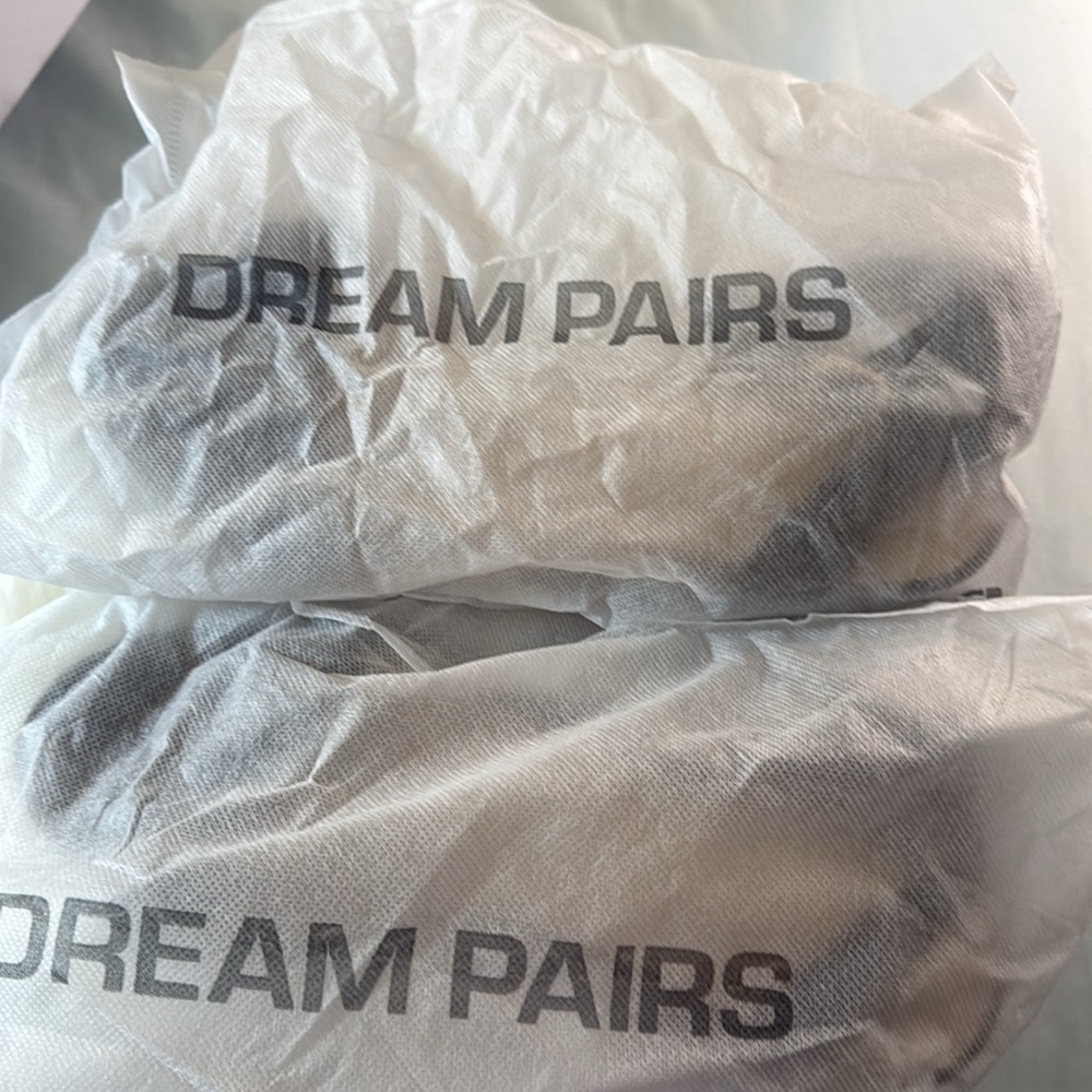 New in box Dream Pairs Black Suede Like Sandals Chunky Heel - Picture 11 of 12